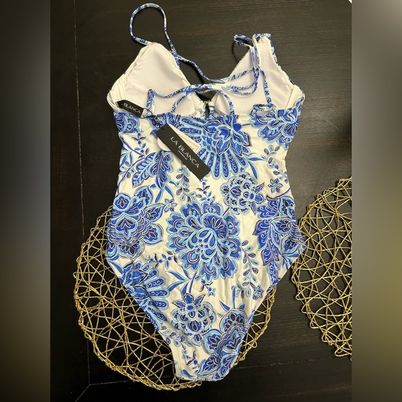 La Blanca Island Goddess Underwire Lace Up One Piece Swimsuit - Picture 6 of 8